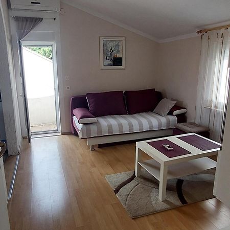 Apartman Jelena Vir Ngoại thất bức ảnh
