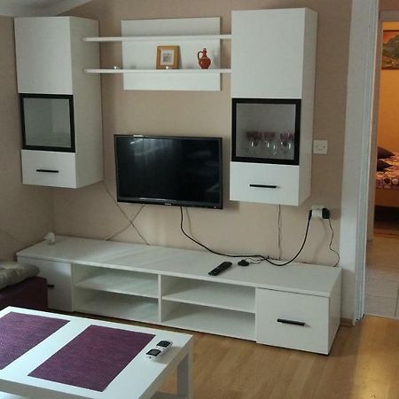 Apartman Jelena Vir Ngoại thất bức ảnh